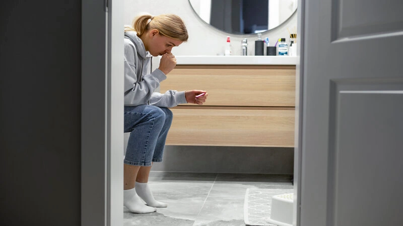 Spotting 10 Days Before Period vs Ovulation Bleeding: When To See A Doctor?