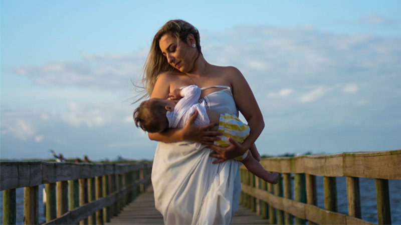 Breastfeeding in Public: Laws and Tips for Nursing Moms